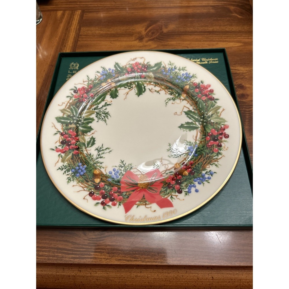 lenox colonial christmas wreath plate New Jersey Tenth Colony Berries Holly 1990